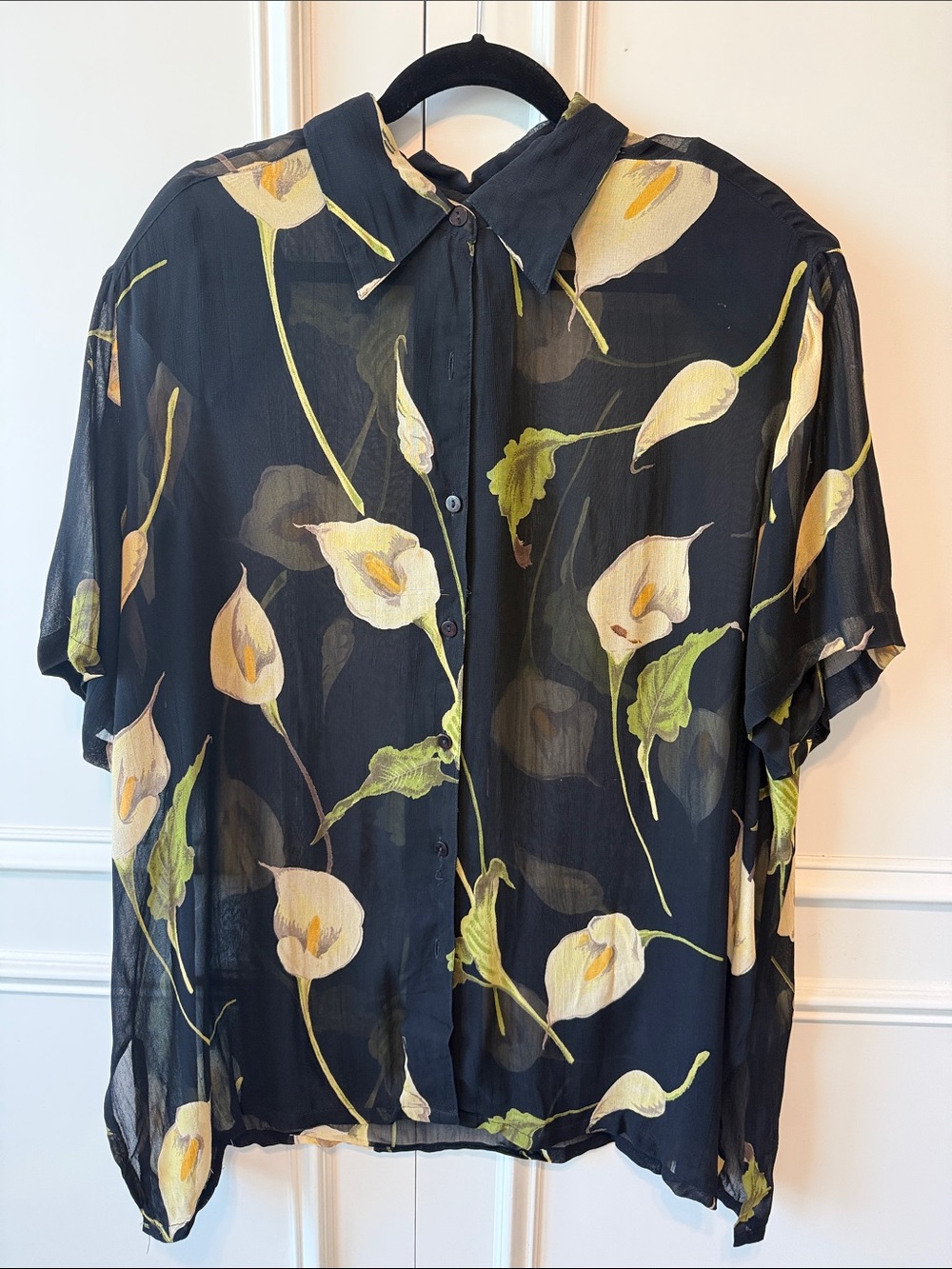 Avenue Black Button-Up Shirt with Cream Calla Lily Print